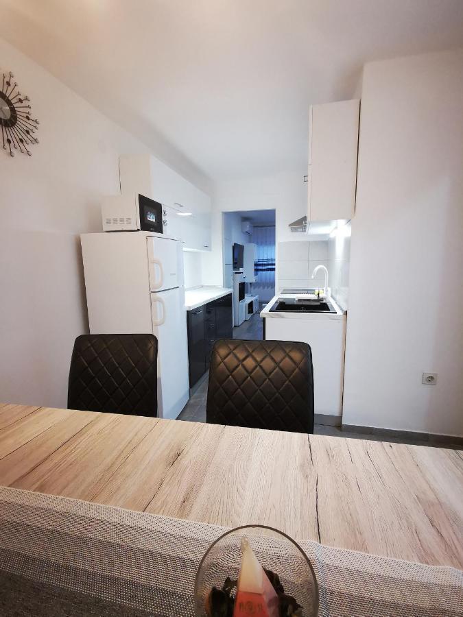 Ema Studio Apartman Karlovac Esterno foto