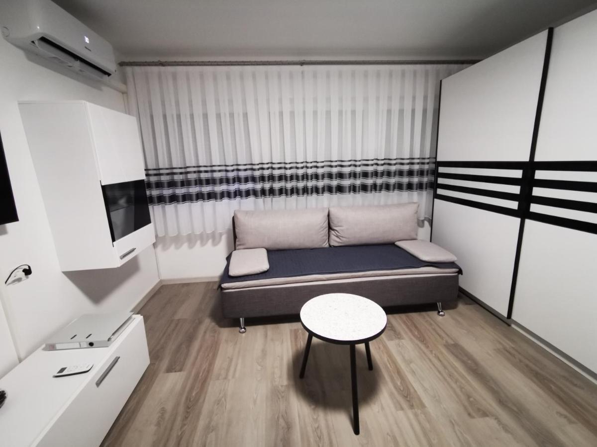 Ema Studio Apartman Karlovac Esterno foto
