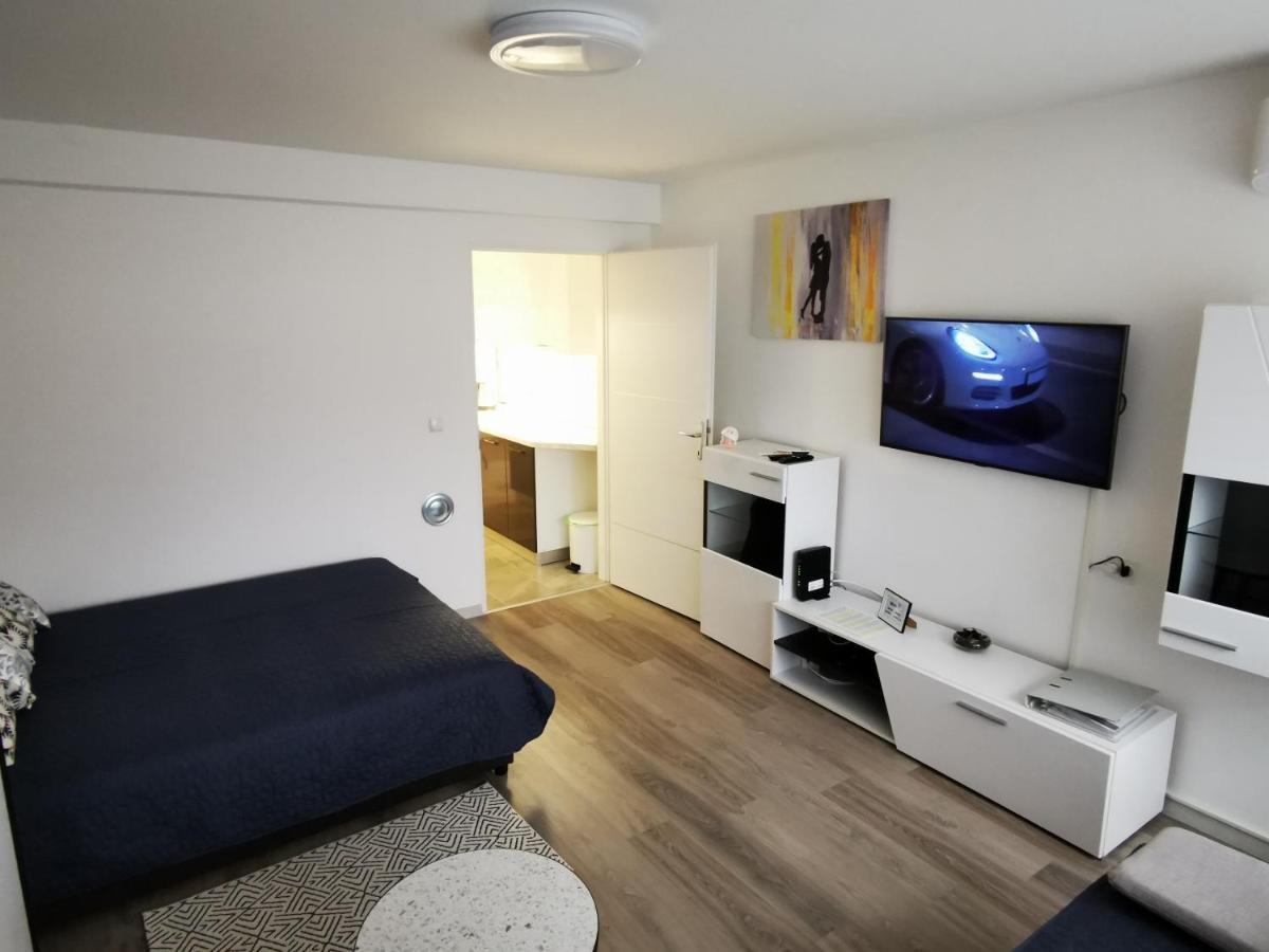 Ema Studio Apartman Karlovac Esterno foto