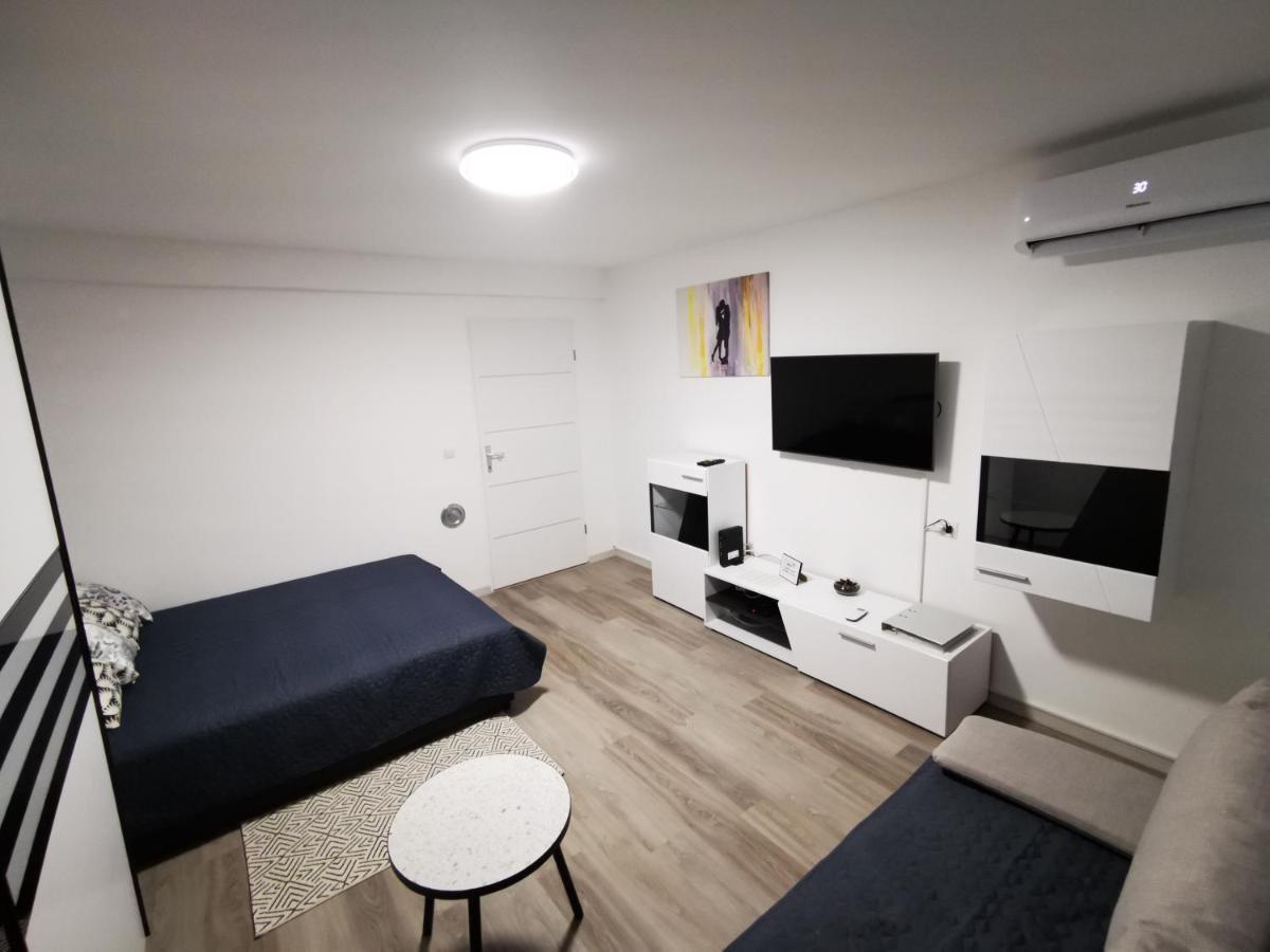 Ema Studio Apartman Karlovac Esterno foto