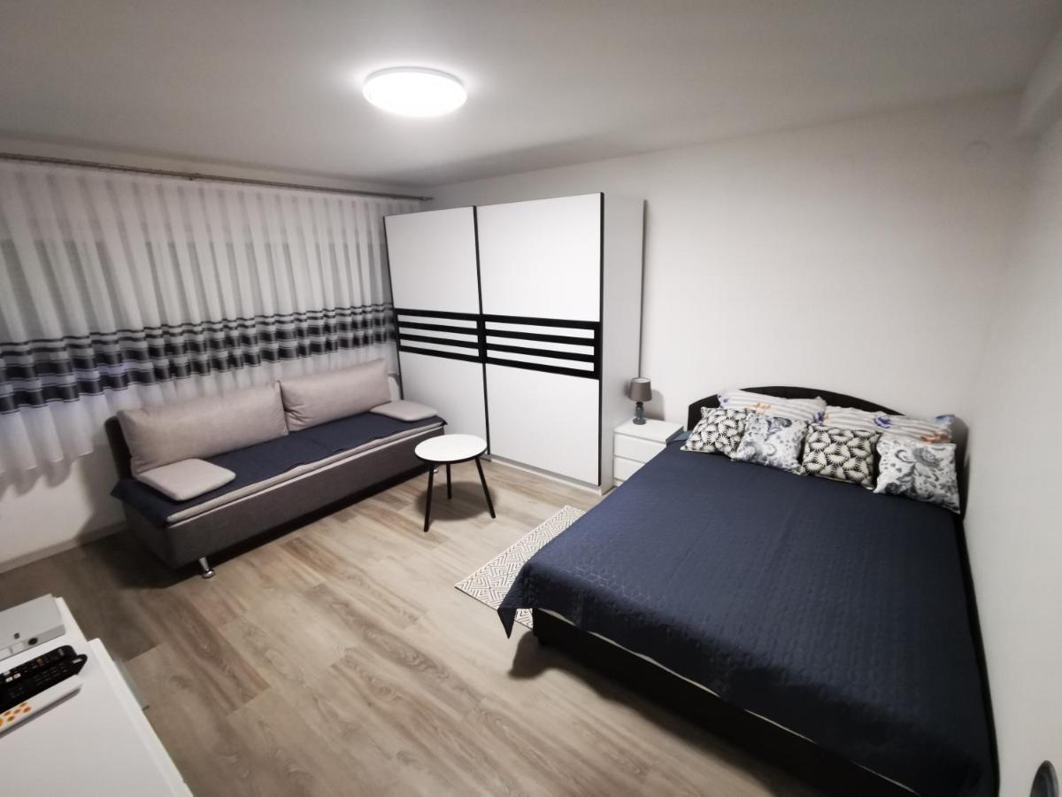 Ema Studio Apartman Karlovac Esterno foto