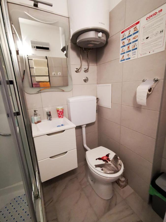 Ema Studio Apartman Karlovac Esterno foto