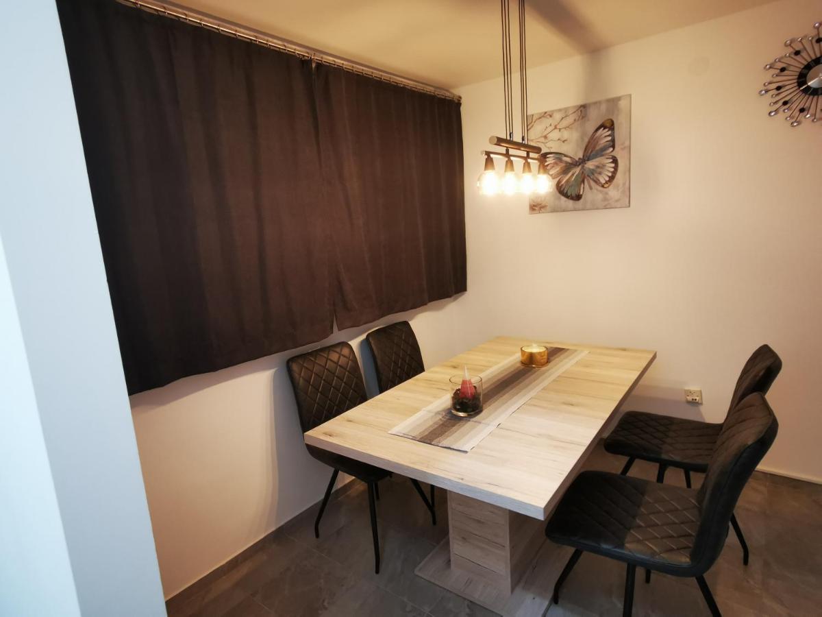 Ema Studio Apartman Karlovac Esterno foto